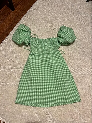m Beden yeşil Renk Zara bağcıklı elbise
