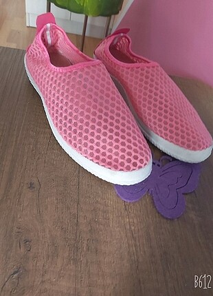Pembe fileli yazlık ayakkabı