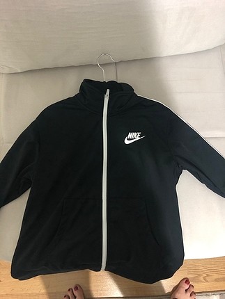  Nike ust