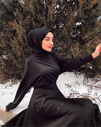 İkili siyah takım etekli