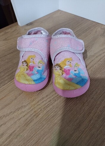 23 Beden pembe Renk Çok az kullanıldı