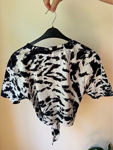 Bershka Bağlama detaylı crop