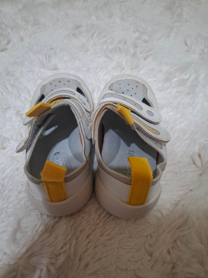 Beyaz Erkek Bebek İlk Adım Ayakkabısı Velcro - Görsel 2