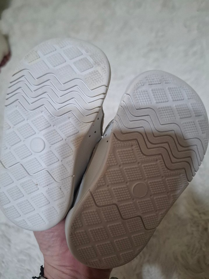 Beyaz Erkek Bebek İlk Adım Ayakkabısı Velcro - Görsel 4