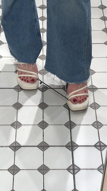 37 Beden Stradivarius Bantlı Platform Sandalet