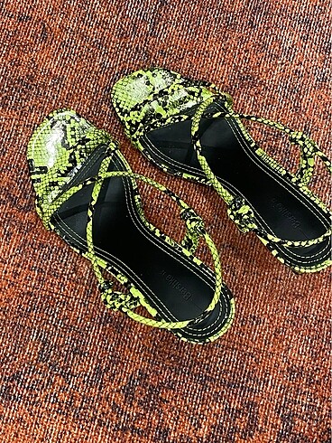 35 Beden yeşil Renk Bershka Yılan Derisi