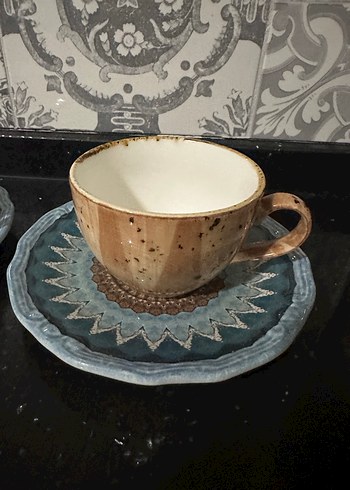 Kahverengi Seramik Fincan ve Desenli Tabak Seti - Görsel 3