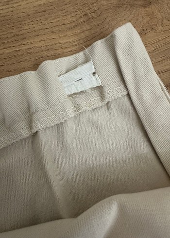 Koton Kıds Nakışlı Beyaz Mini Şort - Görsel 3