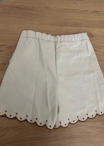 Koton Kıds Nakışlı Beyaz Mini Şort - Görsel 2