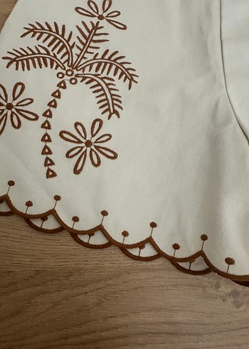 Koton Kıds Nakışlı Beyaz Mini Şort - Görsel 4