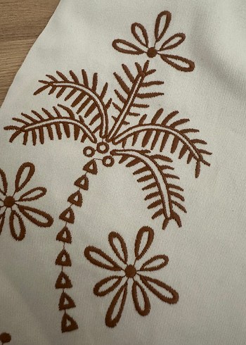 Koton Kıds Nakışlı Beyaz Mini Şort - Görsel 6