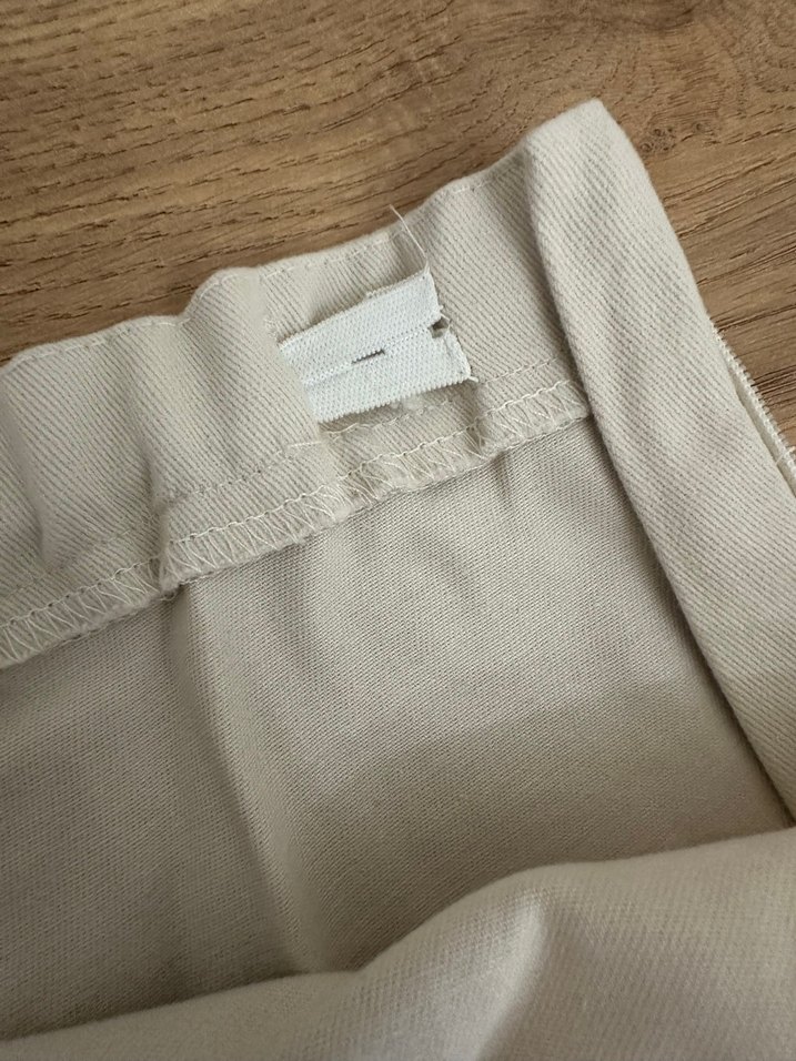 Koton Kıds Nakışlı Beyaz Mini Şort - Görsel 3