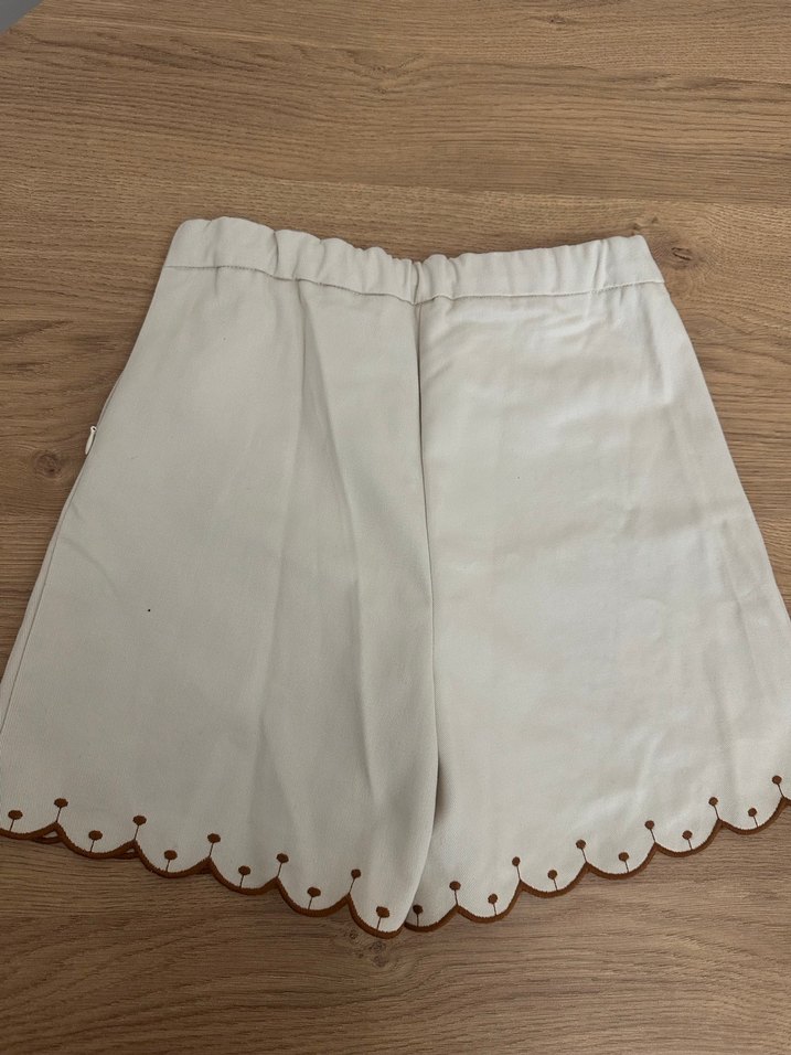 Koton Kıds Nakışlı Beyaz Mini Şort - Görsel 2