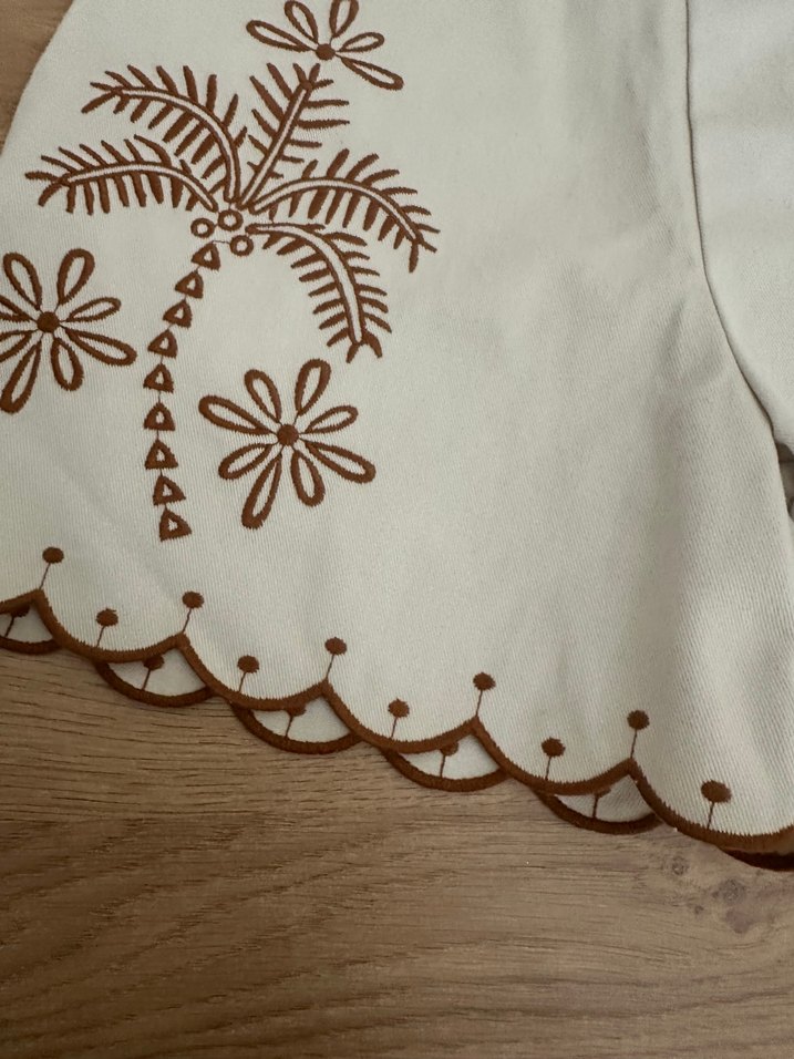 Koton Kıds Nakışlı Beyaz Mini Şort - Görsel 4