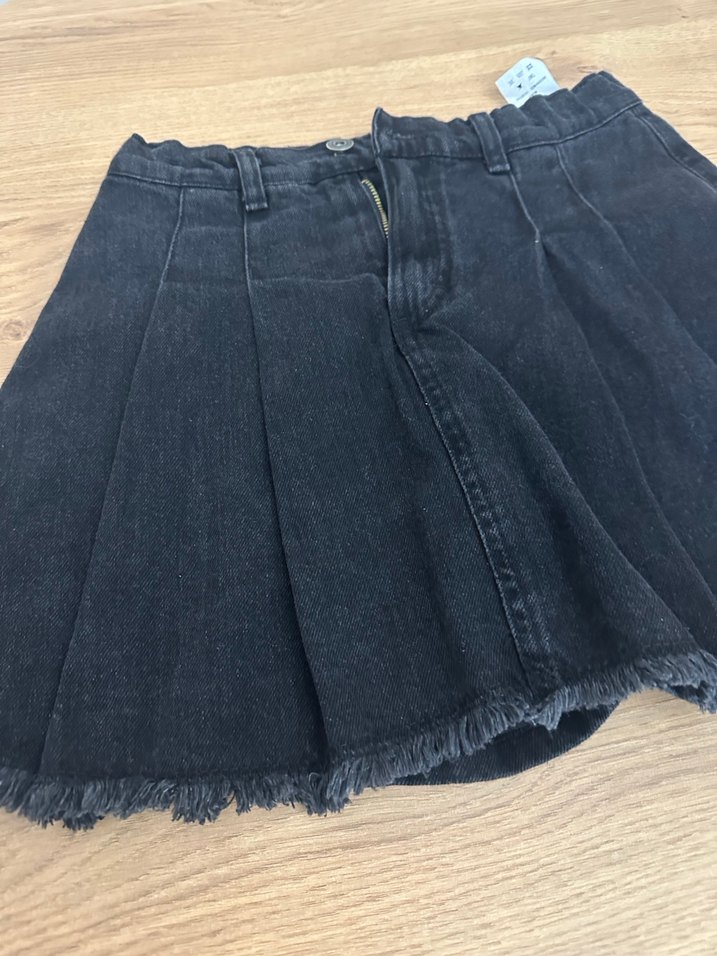 Kız çocuk Siyah Pileli Midi Denim Şort Etek - Görsel 2