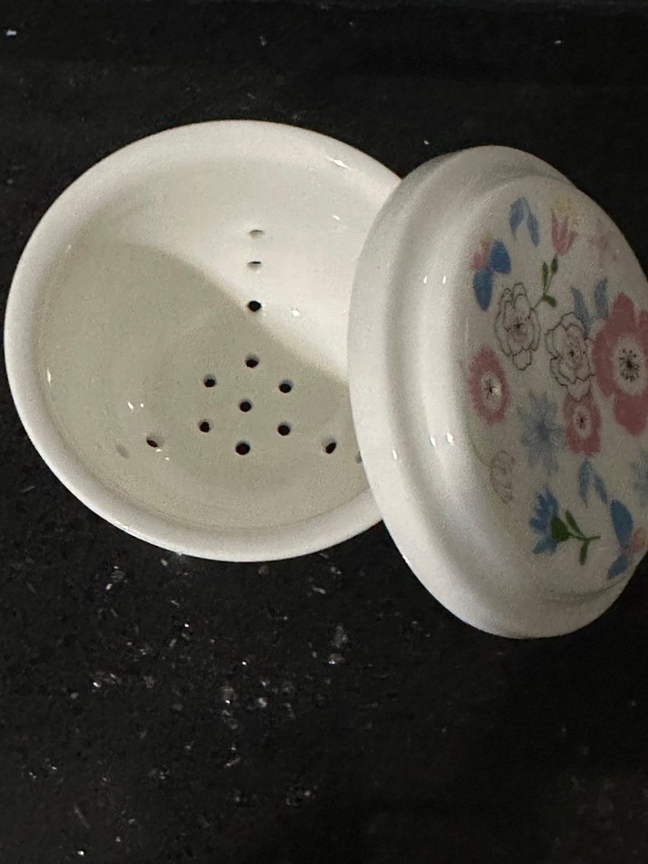 Pastel Çiçek Desenli Kapaklı Beyaz Saklama bitki çayı süzgeci - Görsel 3