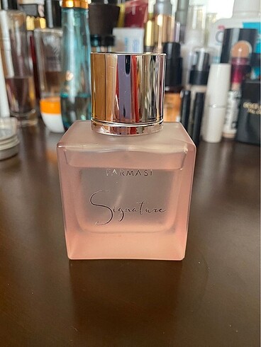 Farmasi Signature