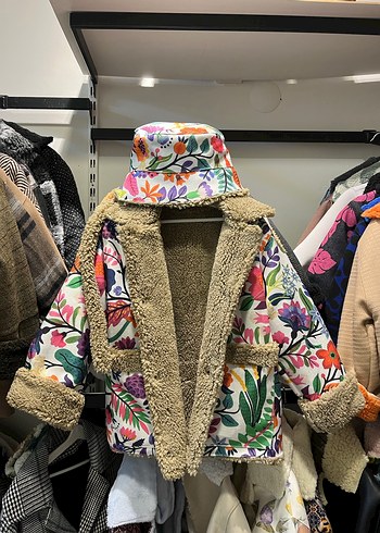 Renkli Çiçek Desenli çocuk mont şapka - Görsel 3