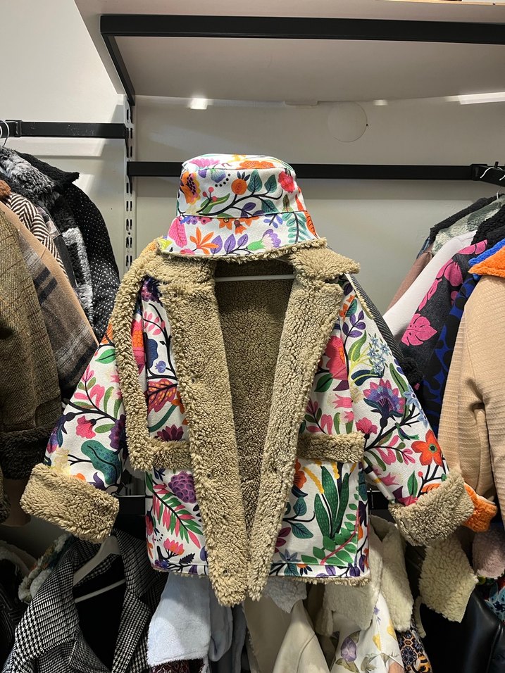 Renkli Çiçek Desenli çocuk mont şapka - Görsel 3