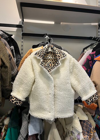 Leopar Desenli kalın çocuk mont - Görsel 4