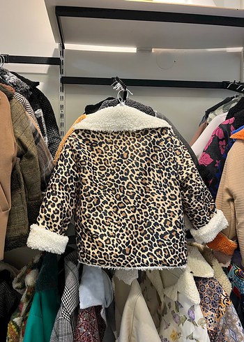 Leopar Desenli kalın çocuk mont - Görsel 3