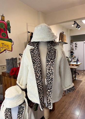 Leopar Desenli Beyaz Kürklü Kız Mont - Görsel 6