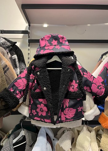 Kız Çocuk Pembe Baskılı Kürklü Kapüşonlu Mont - Görsel 3