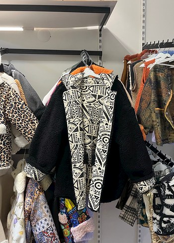 Desenli Bohem Kapüşonlu çocuk mont - Görsel 5