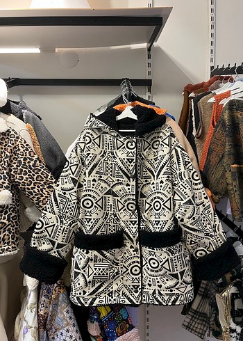 Desenli Bohem Kapüşonlu çocuk mont - Görsel 2