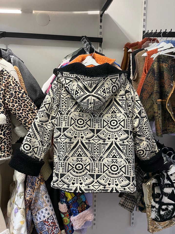 Desenli Bohem Kapüşonlu çocuk mont - Görsel 4