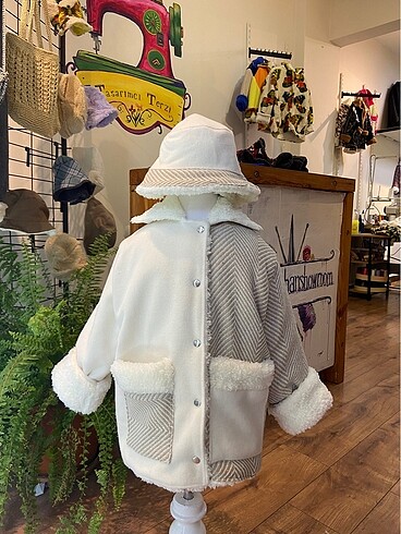 Zara Çift taraflı tasarım çocuk mont şapka