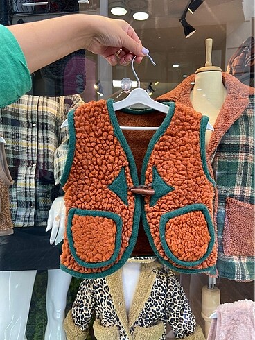 Kiremit rengi bebek yün yelek