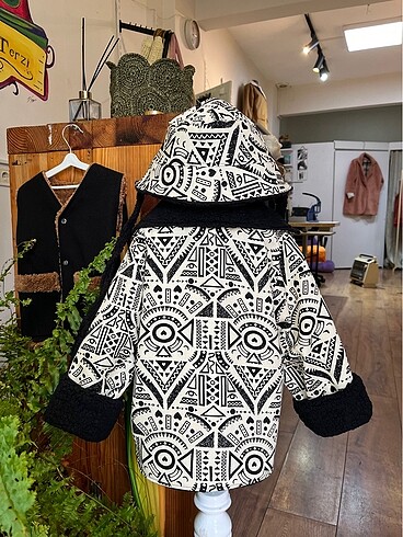 Zara Gotik desenli çocuk mont şapka