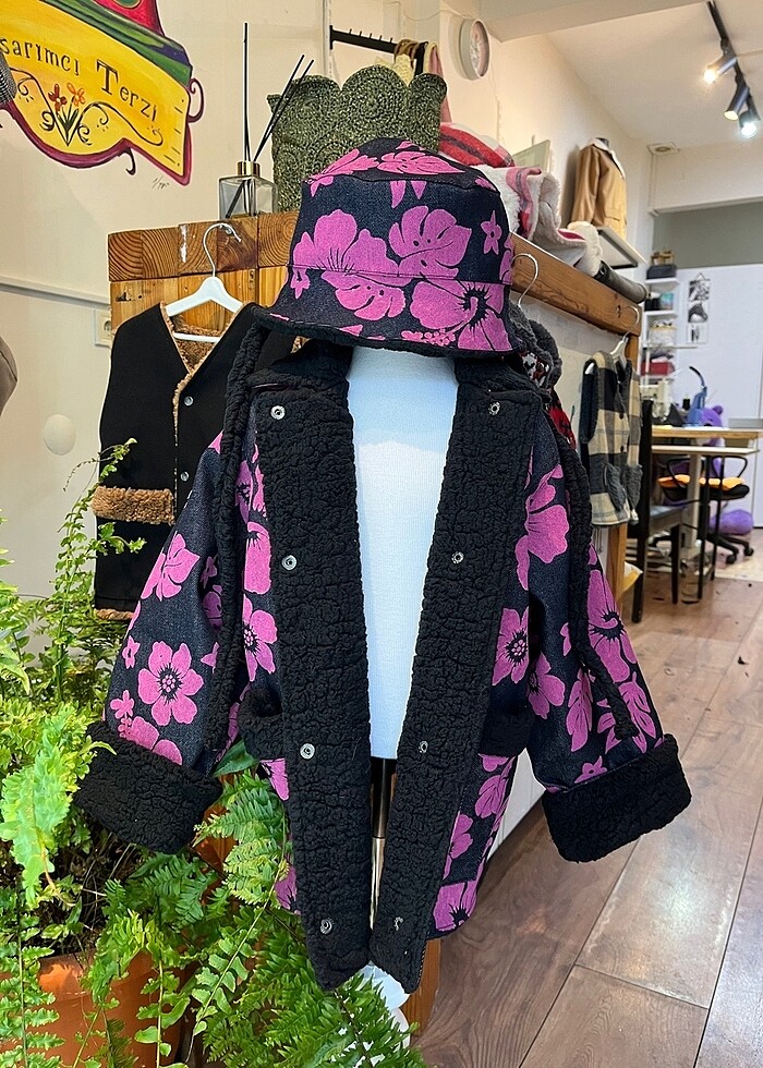 Pembe çiçek desenli çocuk mont şapka - Görsel 3