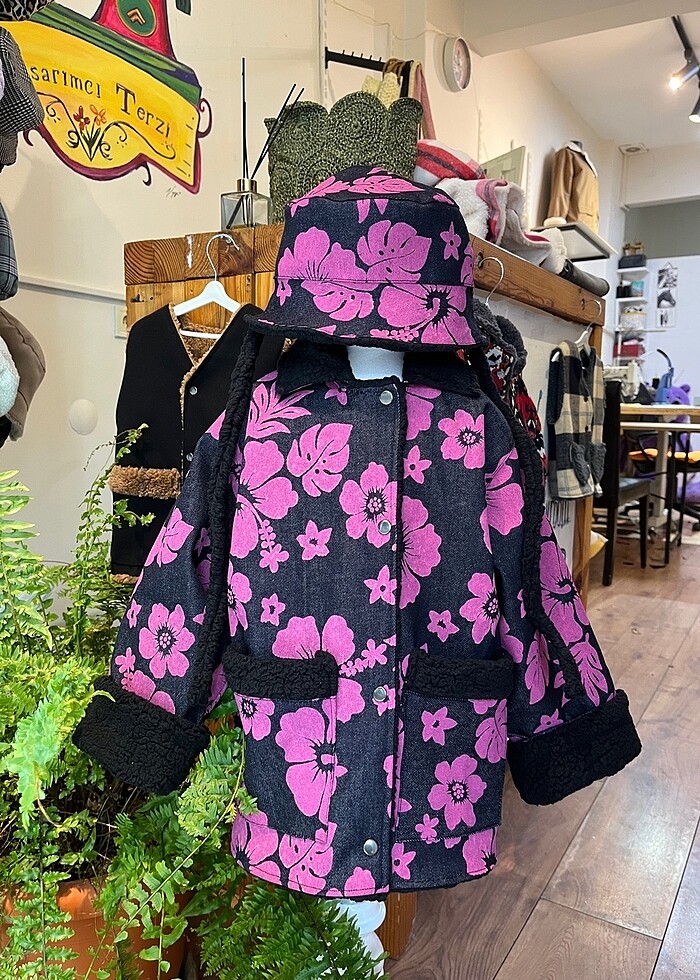 Pembe çiçekli çift taraflı çocuk mont şapka - Görsel 2