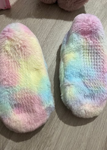 Çanta kulaklık ve ev patiği 3 ü bir arada - Görsel 3