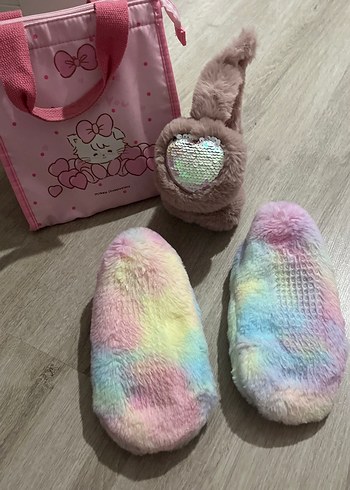 Çanta kulaklık ve ev patiği 3 ü bir arada - Görsel 5