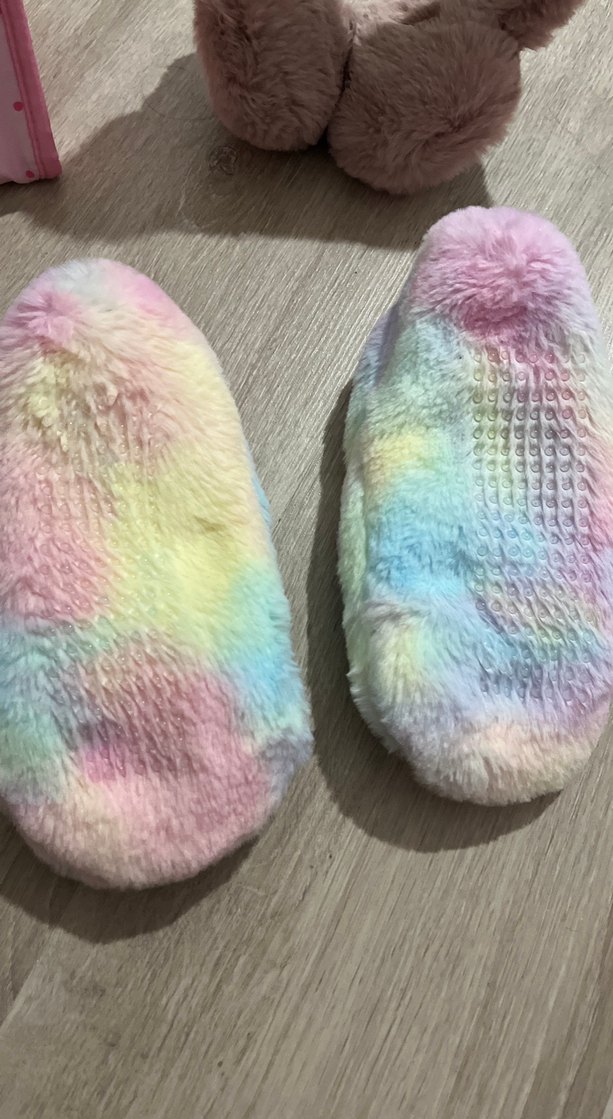 Çanta kulaklık ve ev patiği 3 ü bir arada - Görsel 3