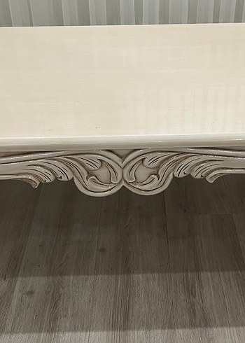 Krem rengi oymalı orta sehpa - Görsel 2