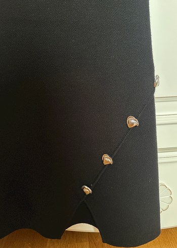 Düğmeli Siyah Midi Triko Elbise - Görsel 2