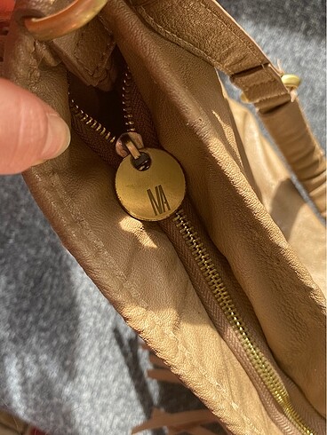Püsküllü kadın çanta - Görsel 4