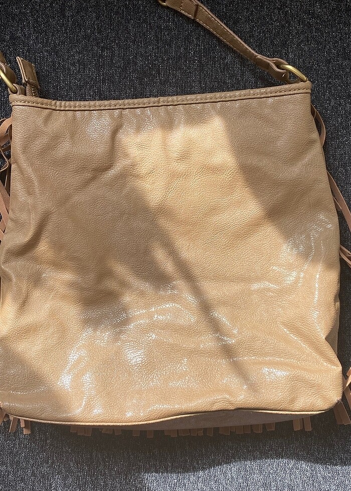 Püsküllü kadın çanta - Görsel 3