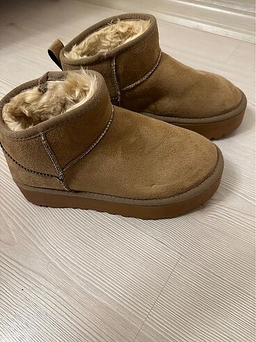 Ugg bot