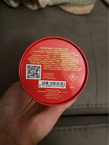  Beden Versace red jeans parfüm