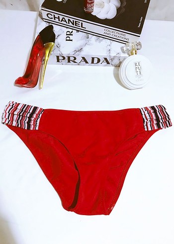 Çizgili Desenli Kırmızı Bikini Takımı - Görsel 4