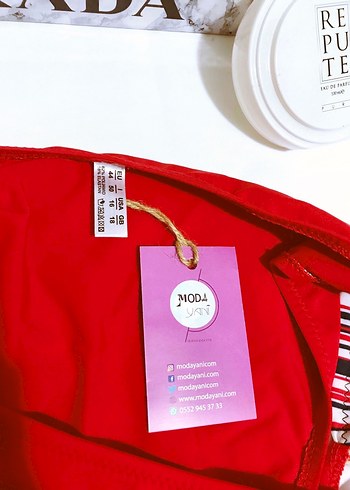 Çizgili Desenli Kırmızı Bikini Takımı - Görsel 14