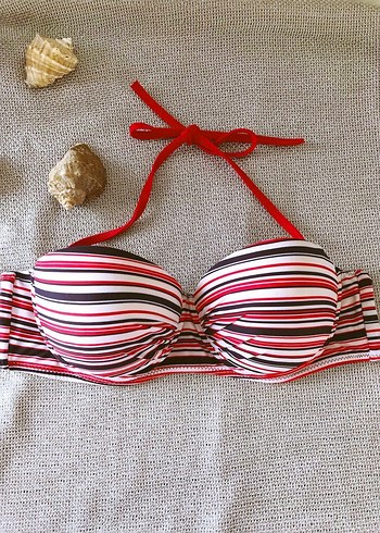 Çizgili Desenli Kırmızı Bikini Takımı - Görsel 8