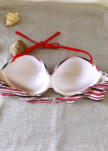 Çizgili Desenli Kırmızı Bikini Takımı - Görsel 9