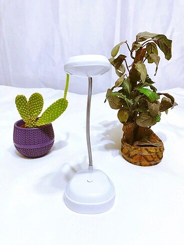 Ikea (ST) BEYAZ BÜKÜLEBİLİR LED PİLLİ MASA ÜSTÜ ÇALIŞMA LAMBASI