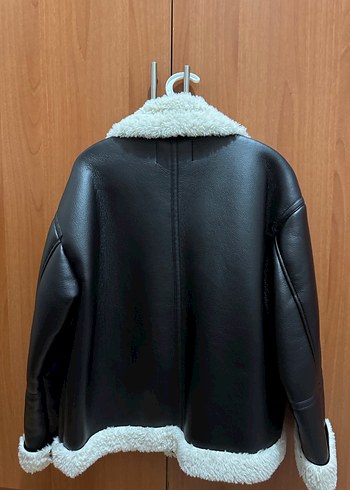 Stradivarius Siyah Deri Kürklü Kadın Ceket - Görsel 6